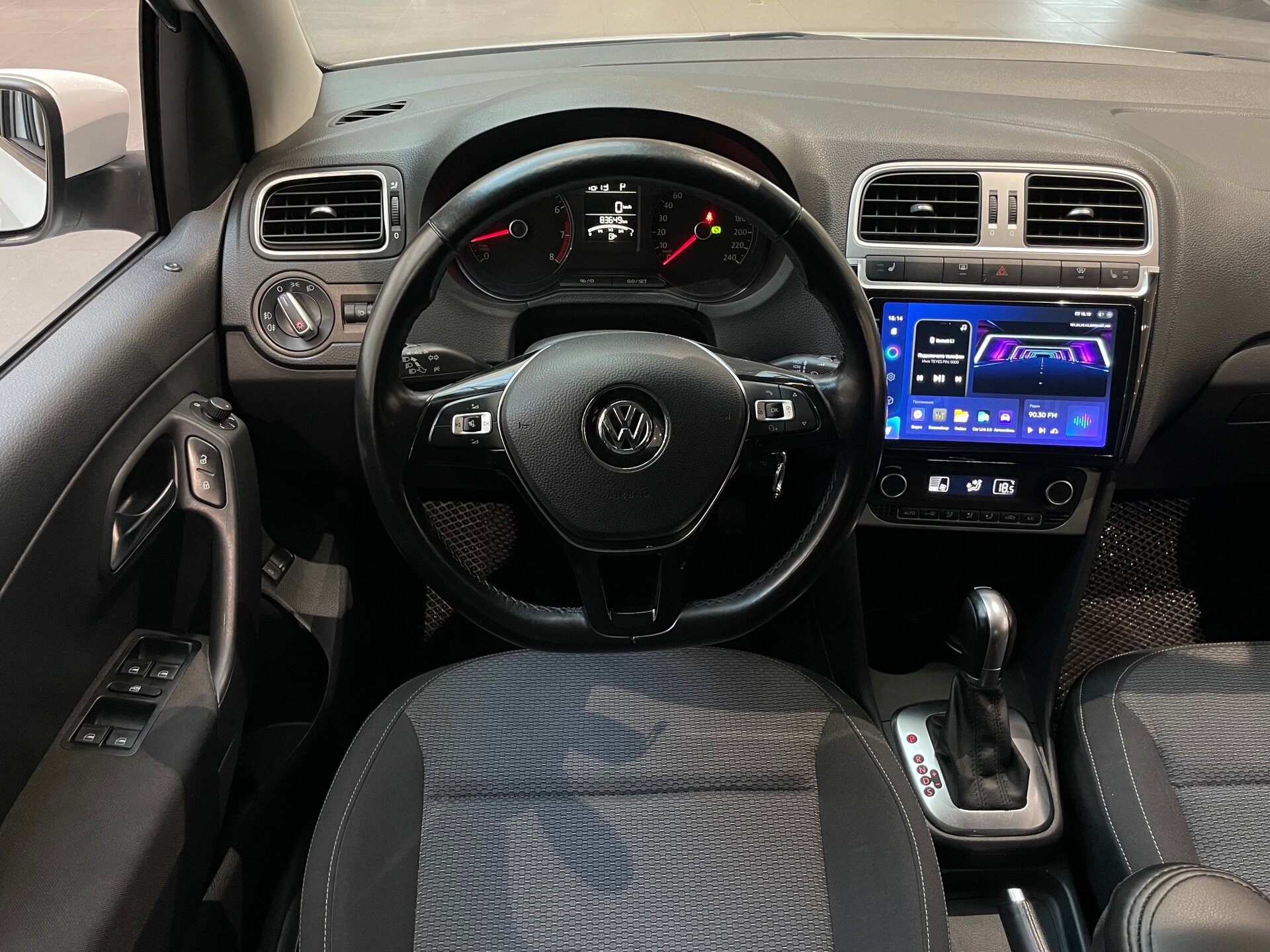 Автомобиль Volkswagen Polo 1.6 AT (110 л.с.) - 14
