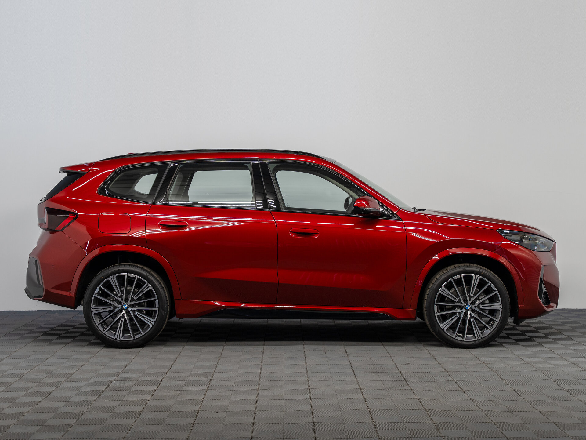 Автомобиль BMW X1 25Li xDrive 2.0 AMT (204 л.с.) 4WD - 8