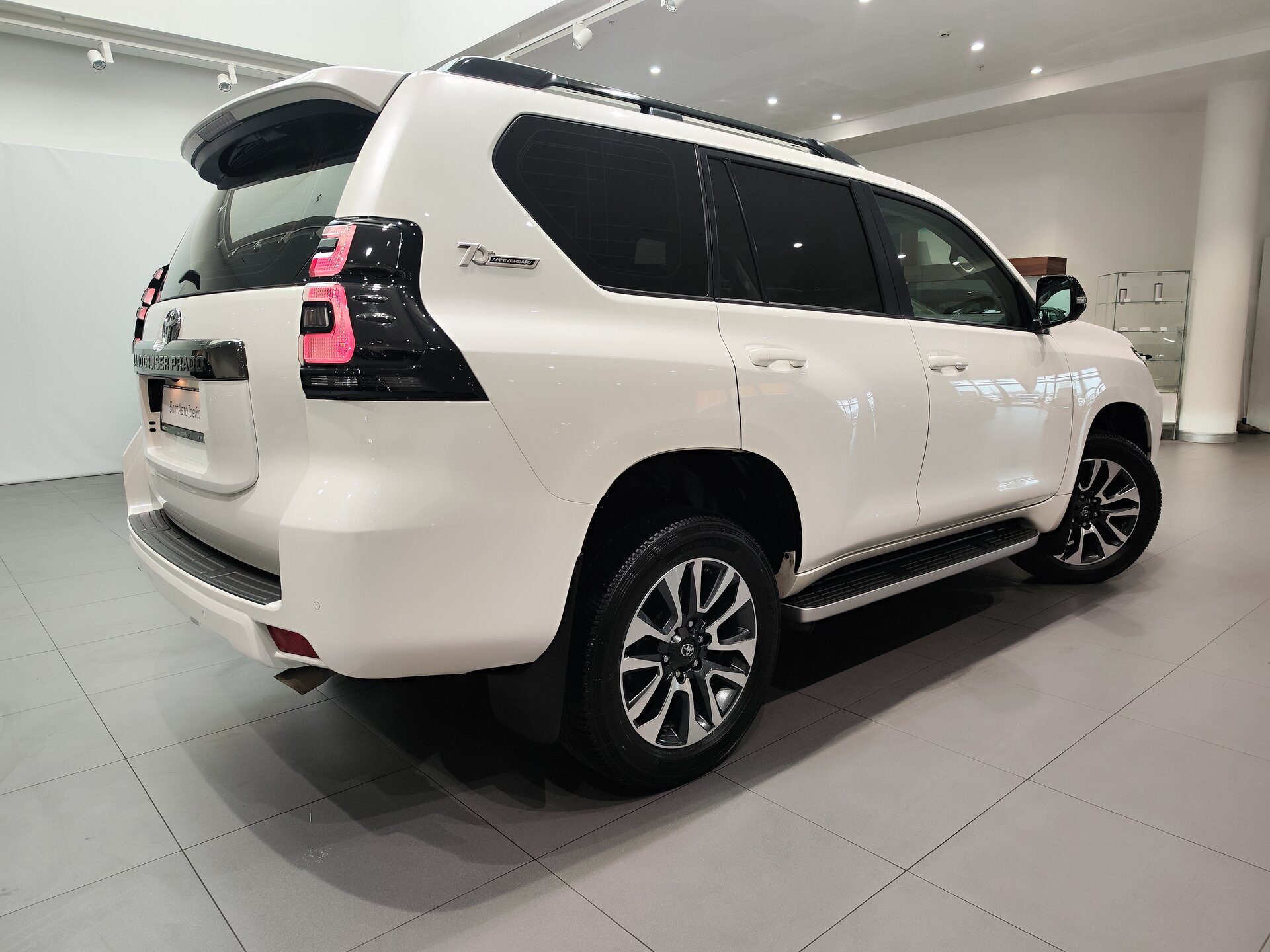 Автомобиль Toyota Land Cruiser Prado 4.0 AT (249 л.с.) 4WD - 6