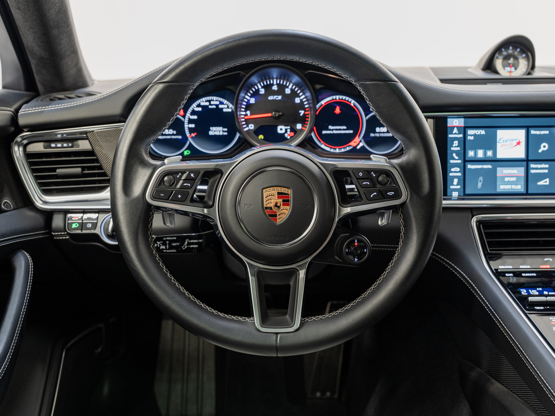 Автомобиль Porsche Panamera GTS 4.0 AMT (460 л.с.) 4WD - 13