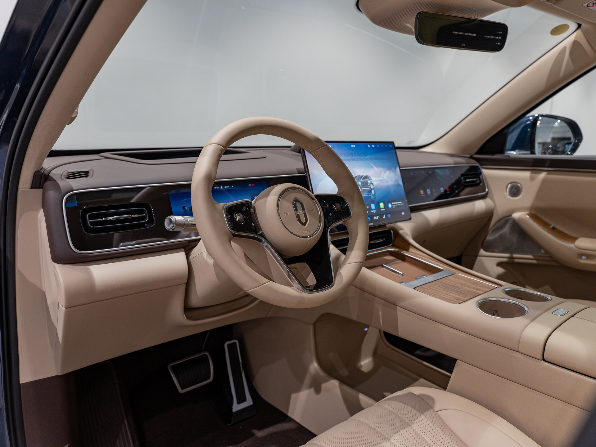 Автомобиль Aito M7 53.4 kWh 1.5hyb AT (533 л.с.) 4WD - 8