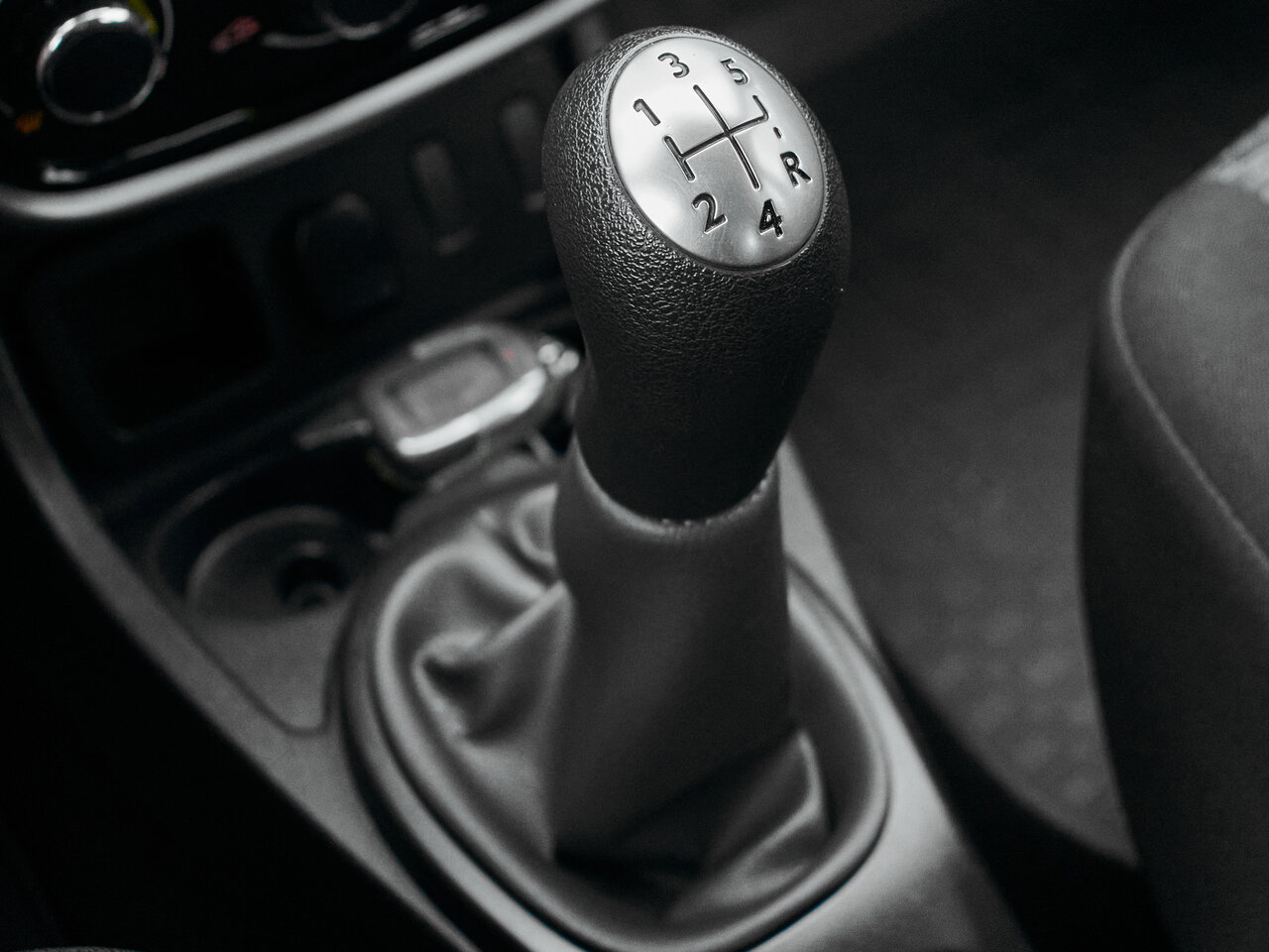 Купить Renault Duster 1.6 MT (102 л.с.), 2014 в Екатеренбурге