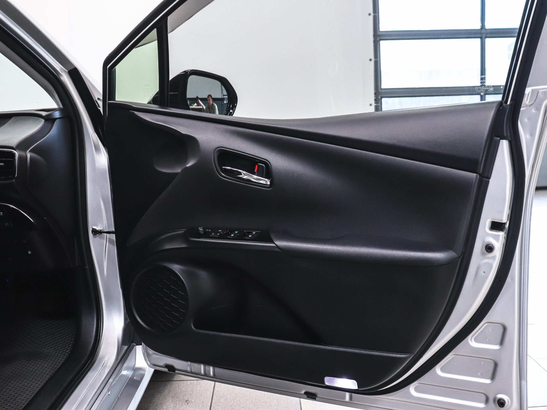 Toyota Prius 2017 9