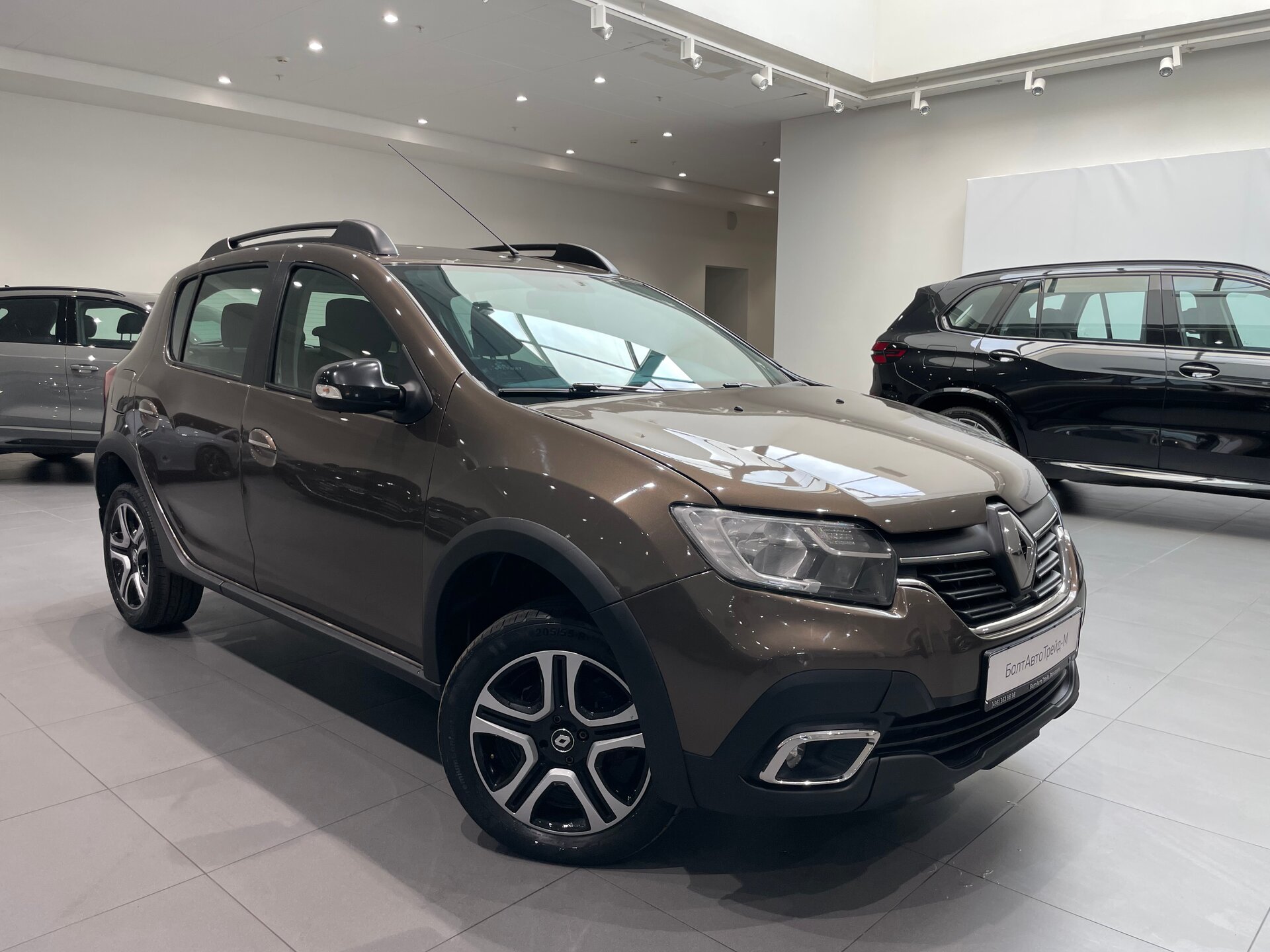 Автомобиль Renault Sandero Stepway 1.6 CVT (113 л.с.) - 3