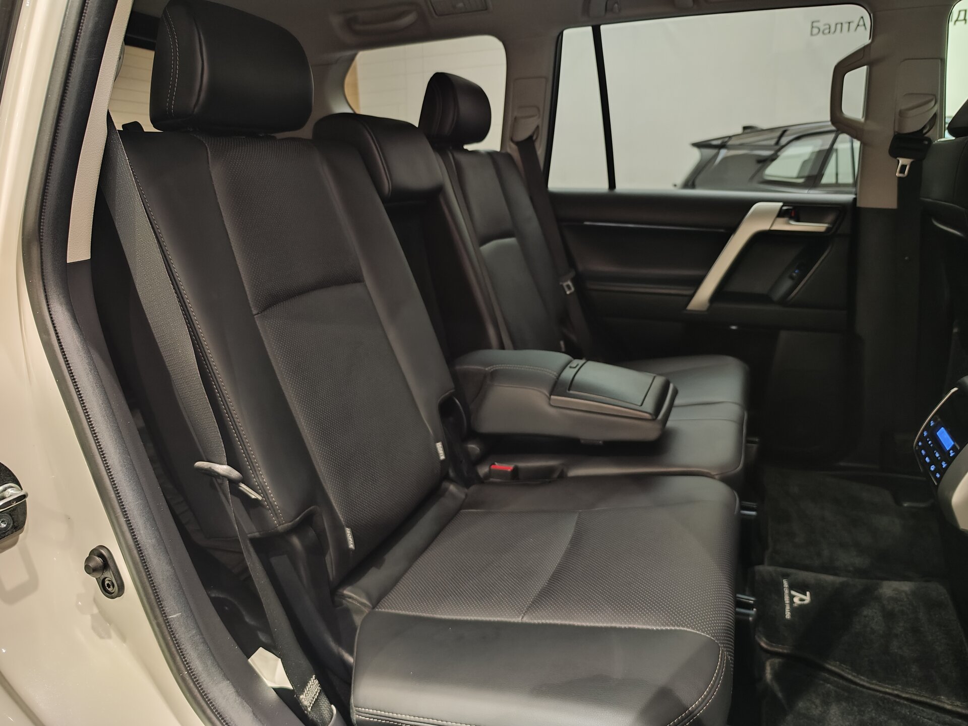 Автомобиль Toyota Land Cruiser Prado 4.0 AT (249 л.с.) 4WD - 11