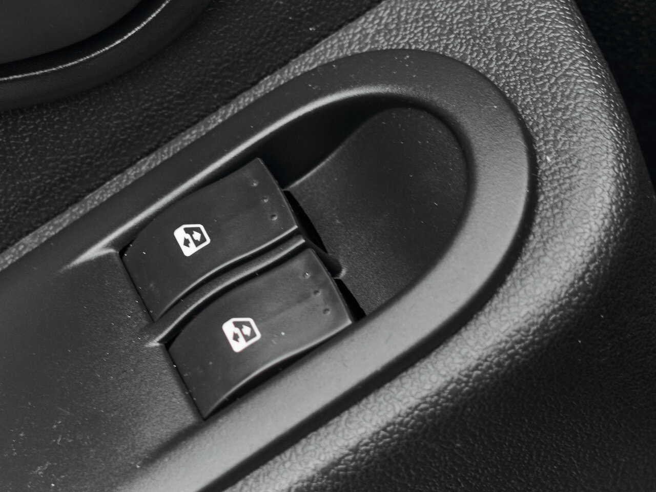Купить Renault Duster 1.6 MT (102 л.с.), 2014 в Екатеренбурге