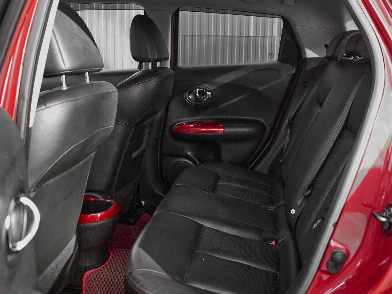 Купить Nissan Juke 1.6 CVT (117 л.с.), 2013 в Екатеренбурге