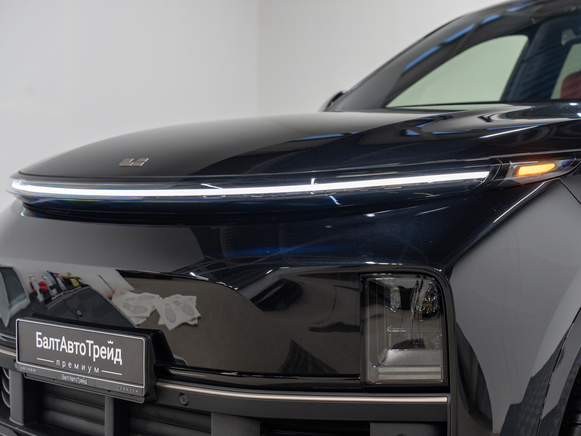 Автомобиль LiXiang L9 52.3 kWh 1.5hyb AT (449 л.с.) 4WD - 2