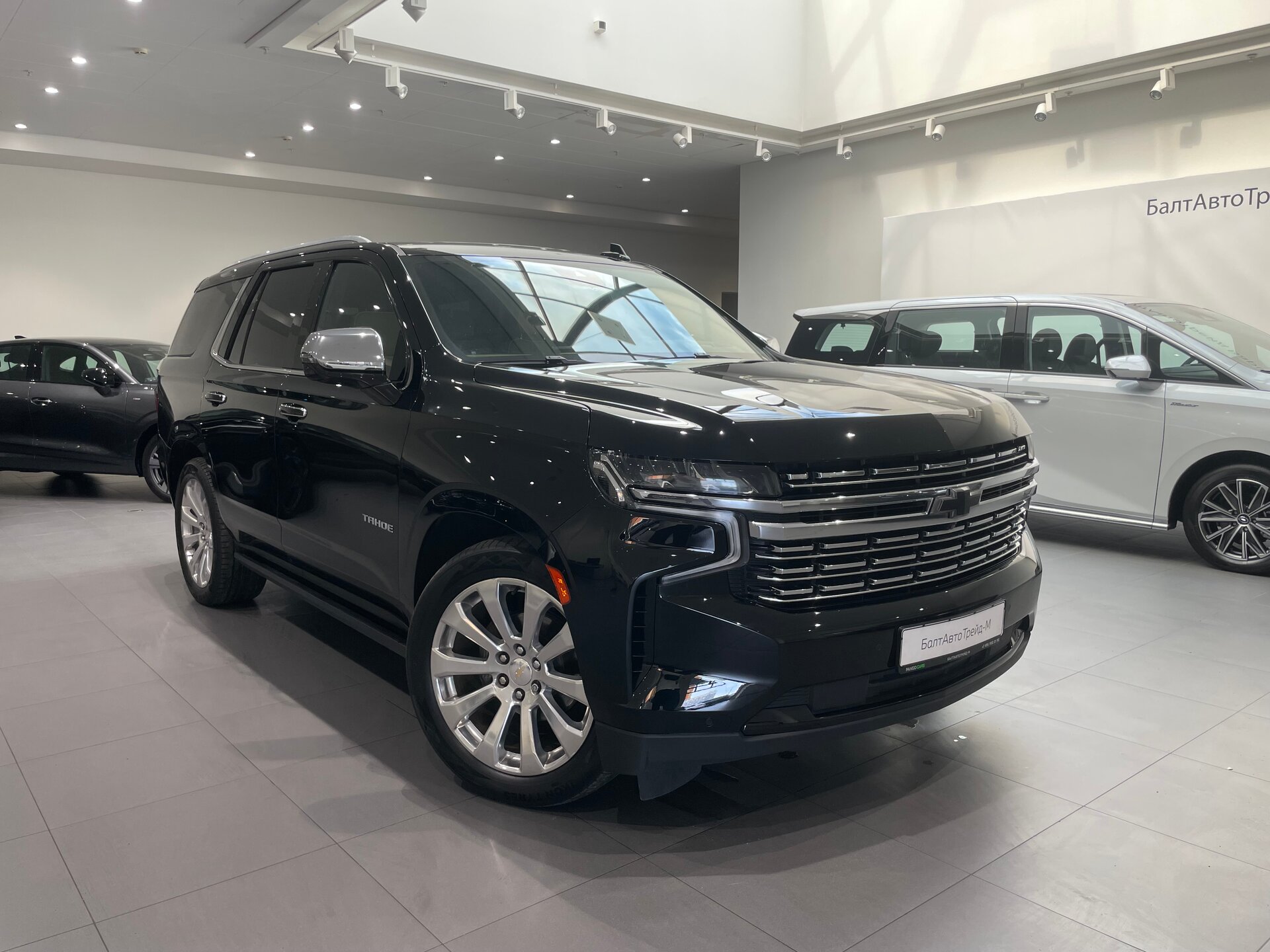 Автомобиль Chevrolet Tahoe 5.3 AT (360 л.с.) 4WD - 3