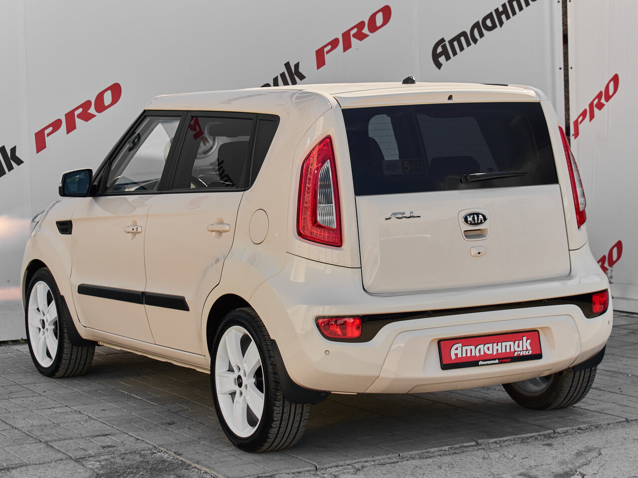 Купить Kia Soul 1.6 AT (129 л.с.), 2014 в Екатеренбурге