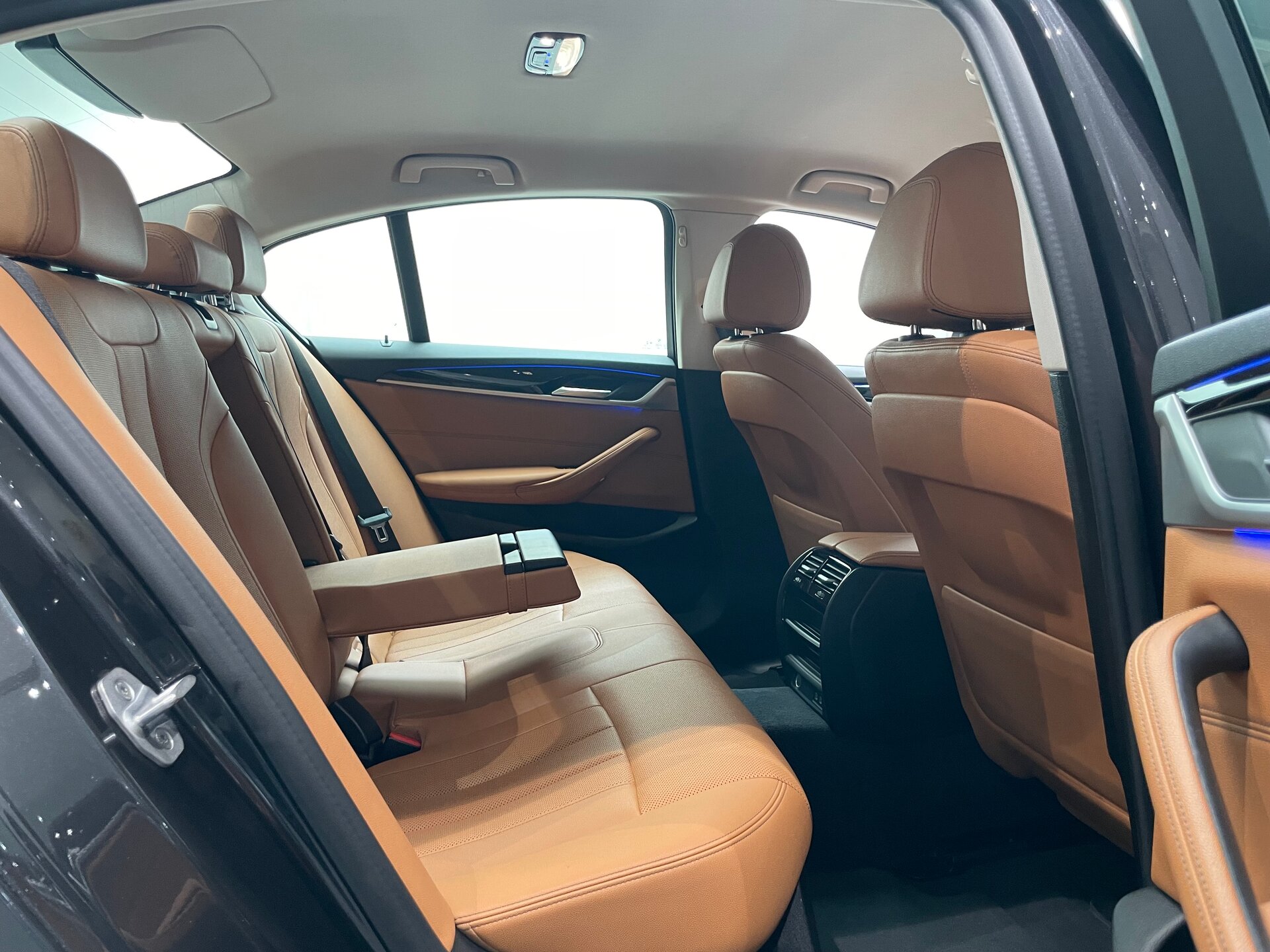 Автомобиль BMW 5 серии 520d 2.0d AT (190 л.с.) - 10