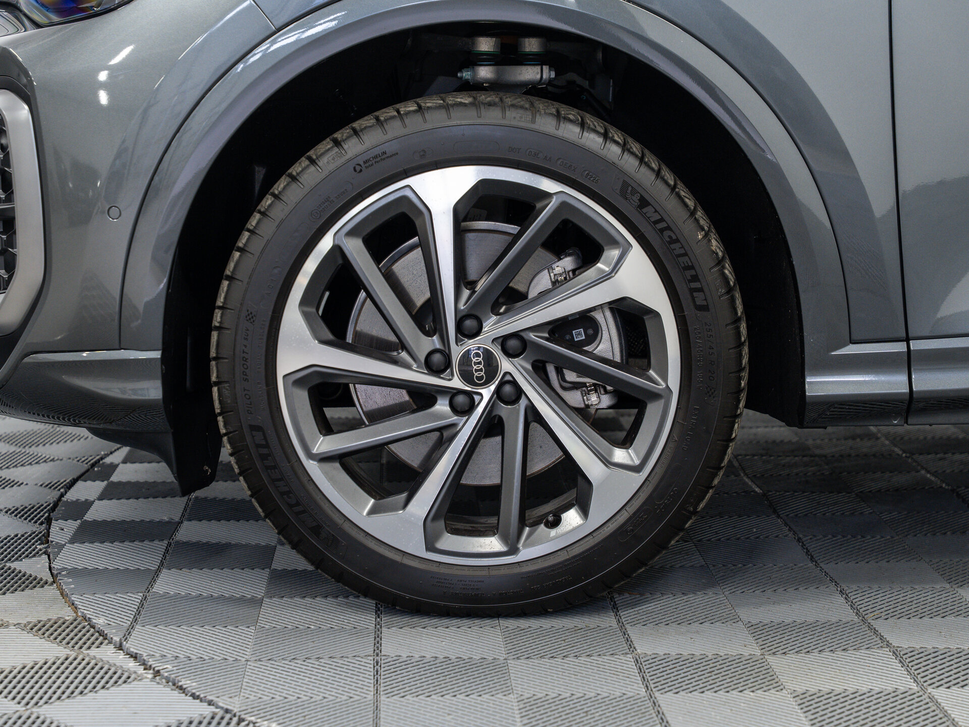 Автомобиль Audi Q5 40 TDI 2.0d AMT (204 л.с.) 4WD - 3
