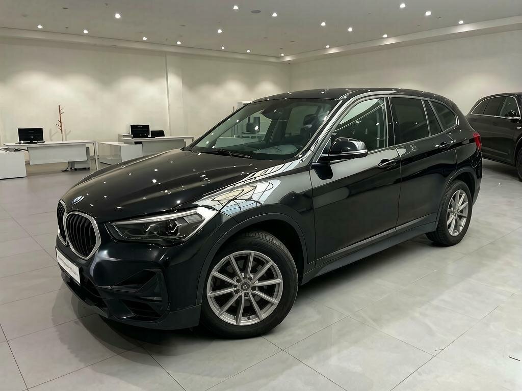 Автомобиль BMW X1 18i sDrive 1.5 AMT (140 л.с.) - 1