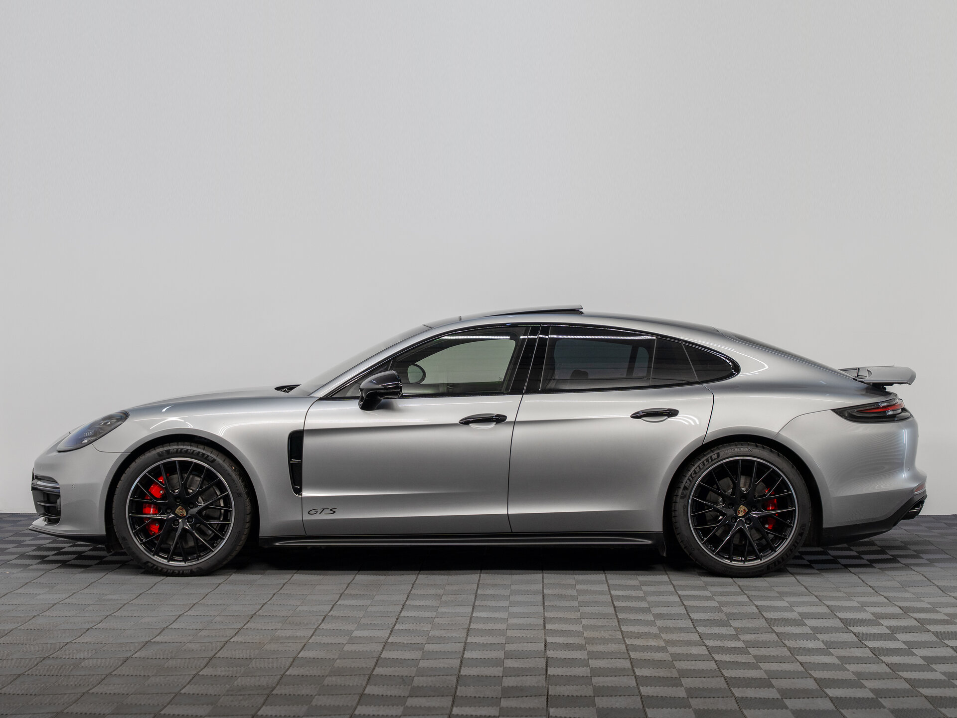 Автомобиль Porsche Panamera GTS 4.0 AMT (460 л.с.) 4WD - 8