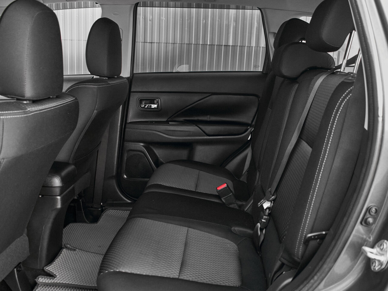 Купить Mitsubishi Outlander 2.0 CVT (146 л.с.) 4WD, 2018 в Екатеренбурге