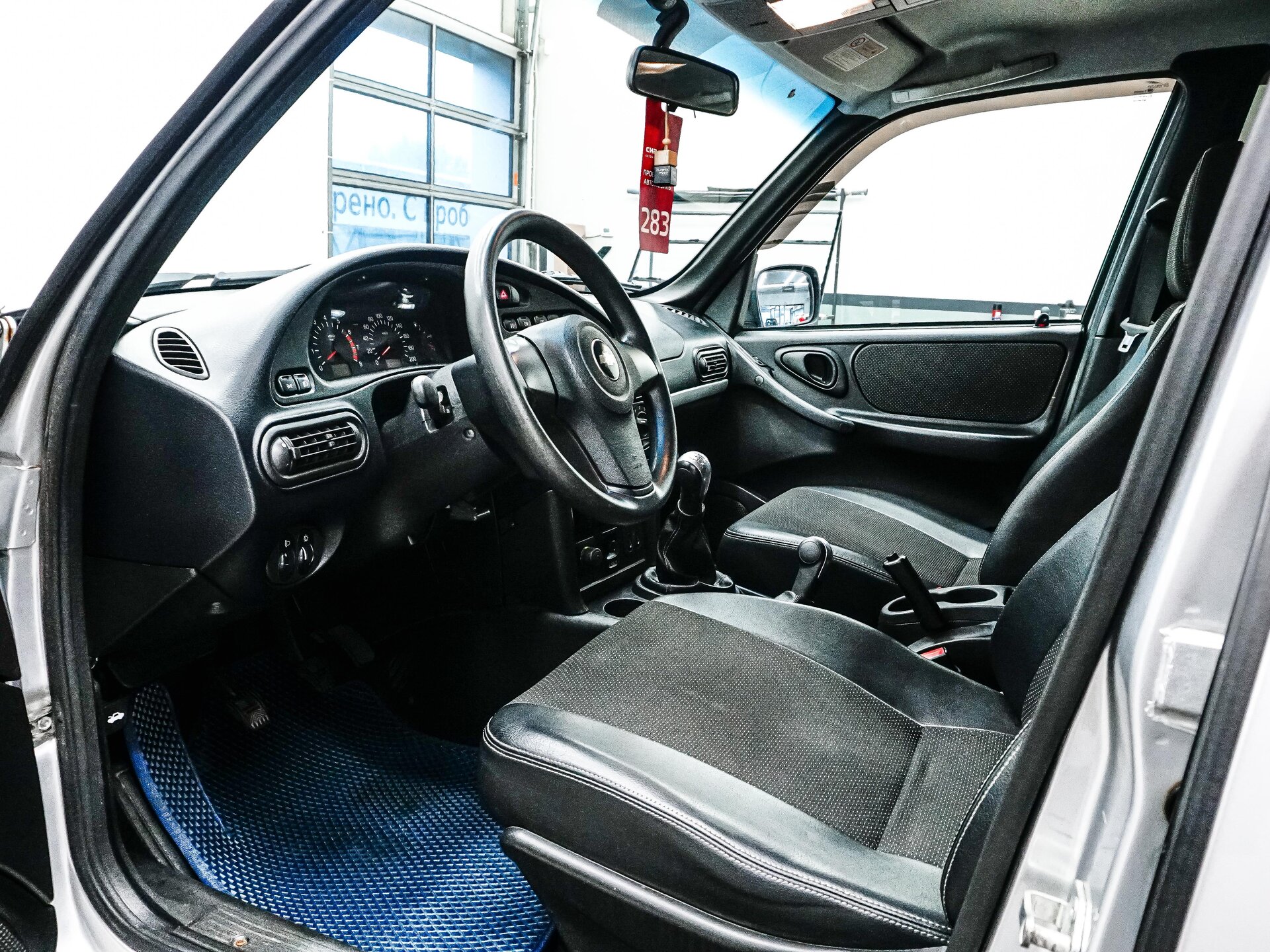 Chevrolet Niva 2012 17