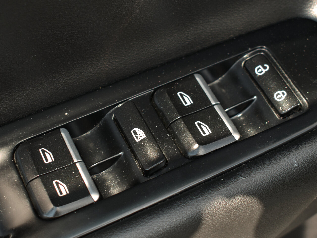 Купить Geely Atlas 2.4 AT (149 л.с.), 2019 в Екатеренбурге