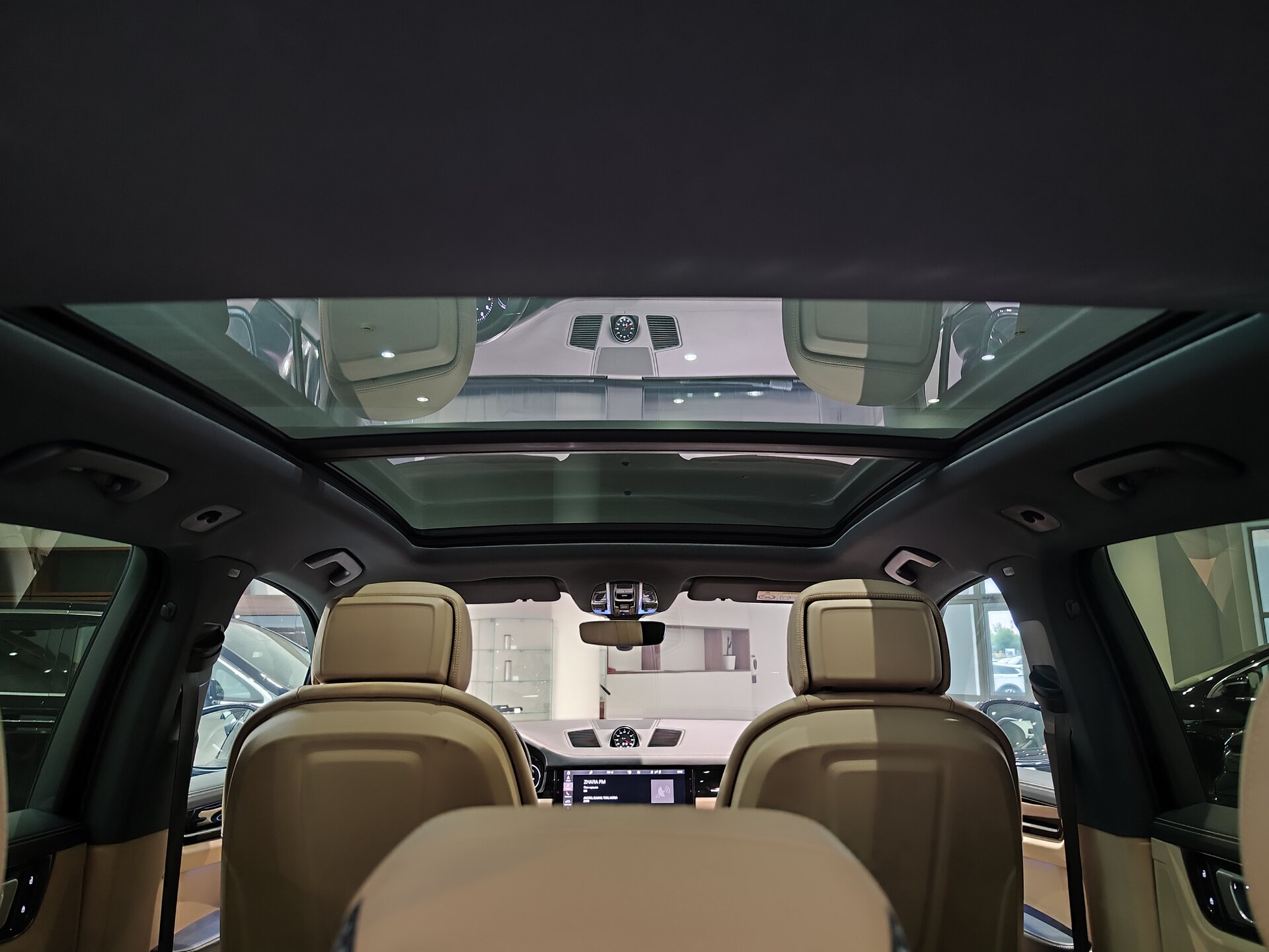 Автомобиль Porsche Cayenne 3.0 AT (340 л.с.) 4WD - 11