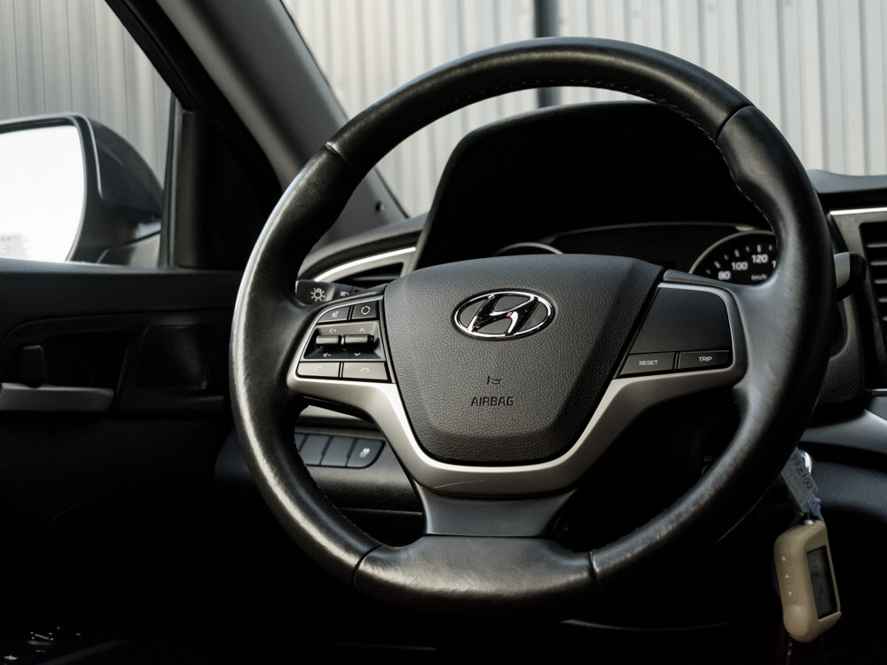 Купить Hyundai Elantra 1.6 AT (128 л.с.), 2017 в Екатеренбурге
