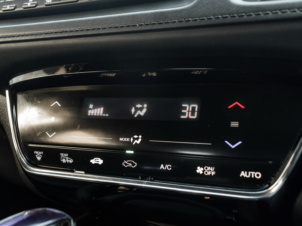 Купить Honda Vezel 1.5hyb AMT (152 л.с.) 4WD, 2014 в Екатеренбурге