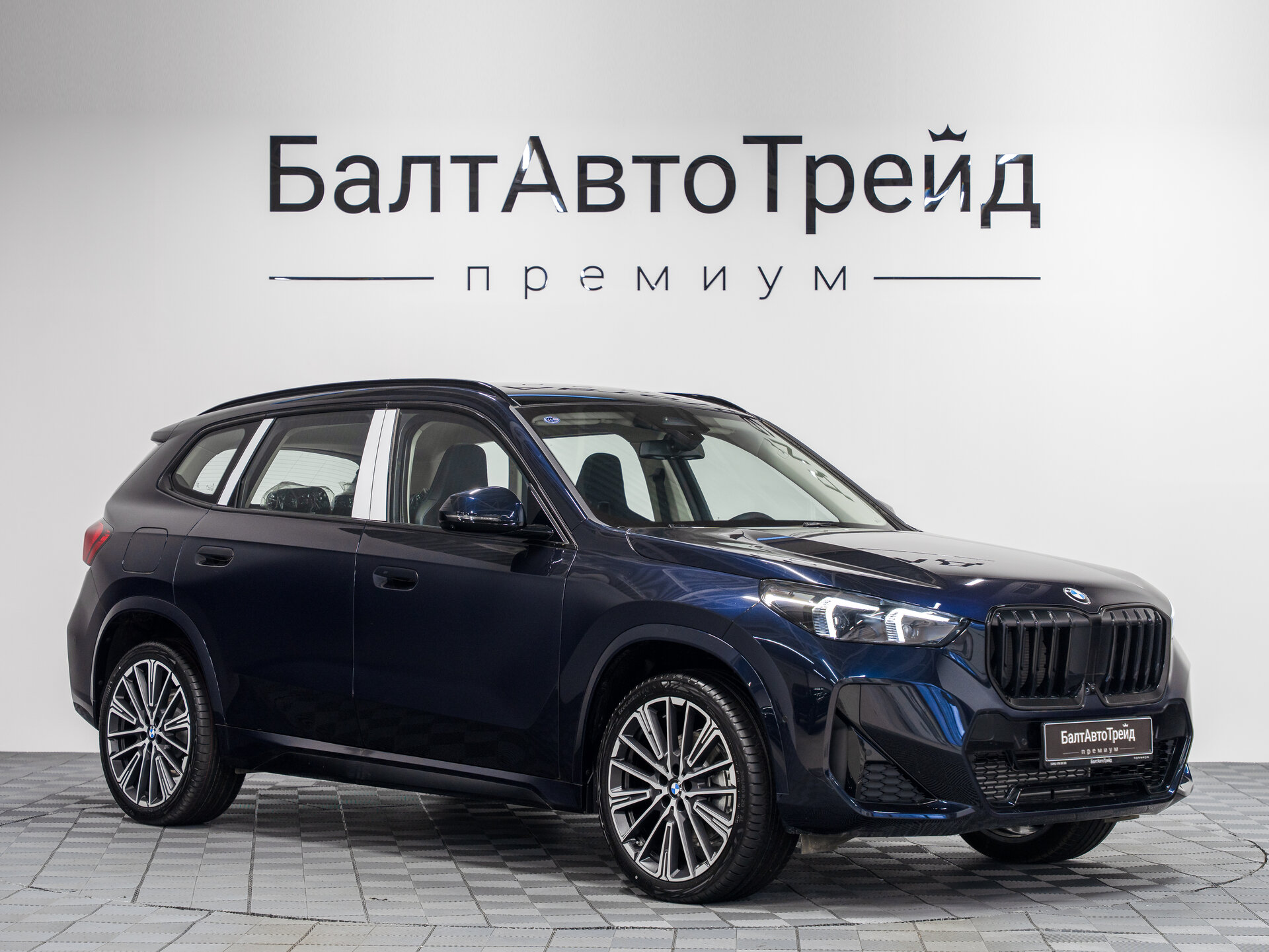 Автомобиль BMW X1 25Li xDrive 2.0 AMT (204 л.с.) 4WD - 5