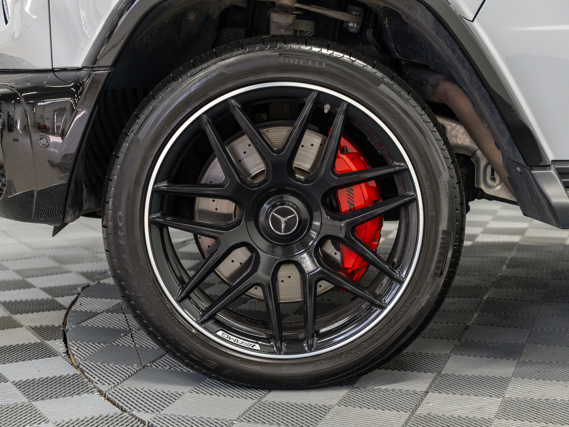 Автомобиль Mercedes-Benz G-Класс AMG 63 AMG 4.0 AT (585 л.с.) 4WD - 3