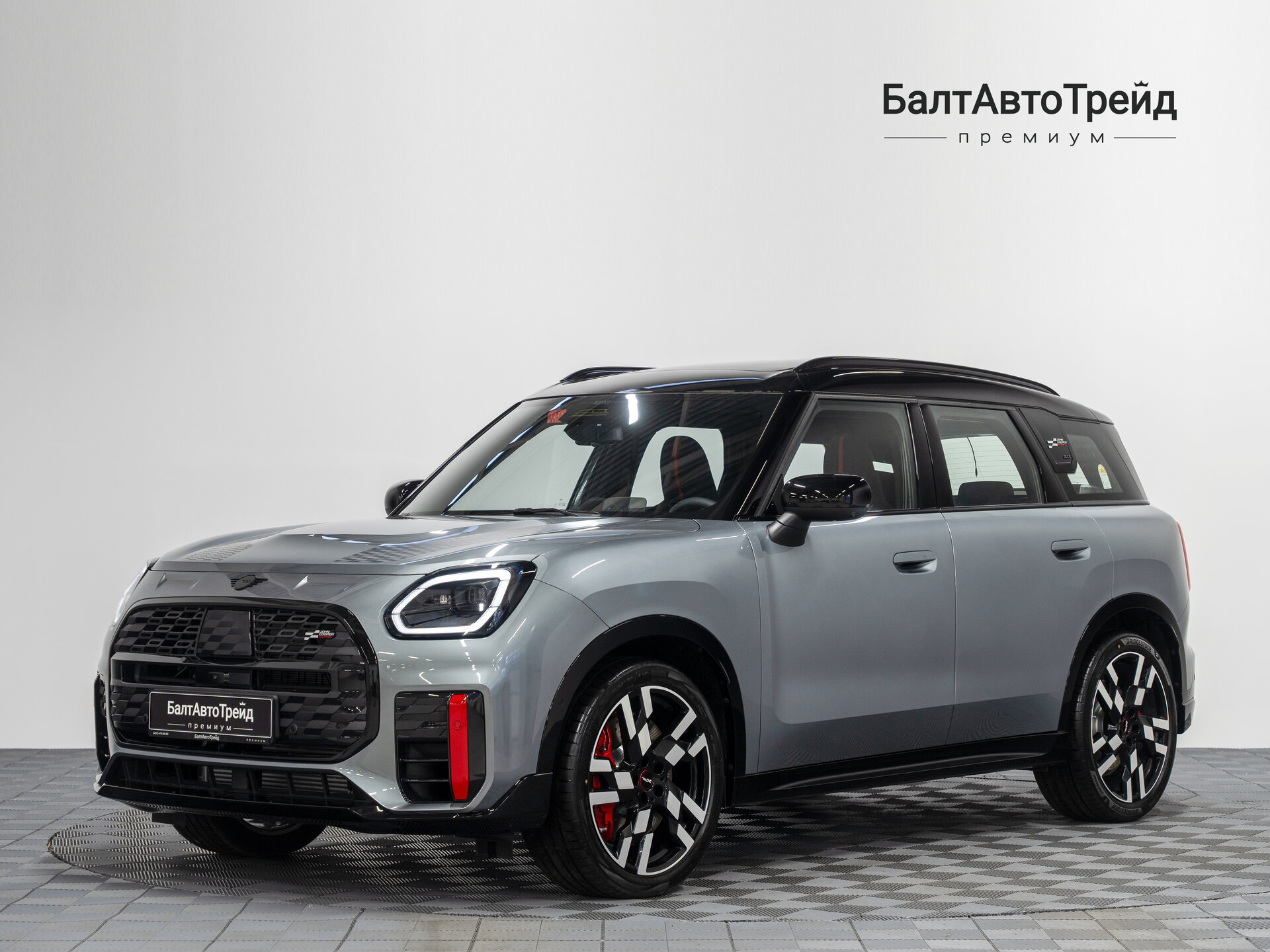 Автомобиль Mini Countryman John Cooper Works 2.0 AMT (300 л.с.) 4WD - 1