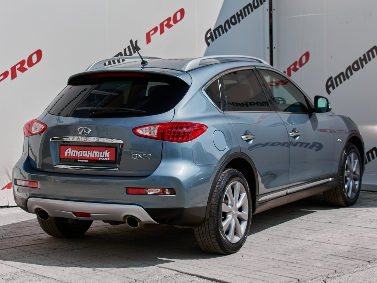 Купить Infiniti QX50 2.5 AT (222 л.с.) 4WD, 2016 в Екатеренбурге