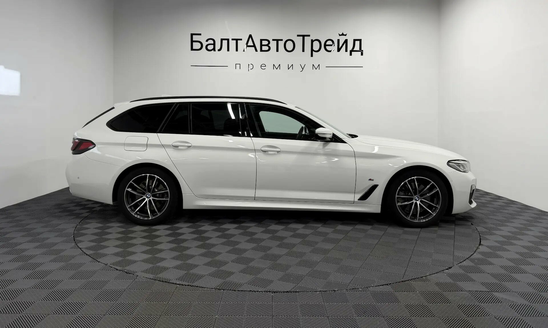 Автомобиль BMW 5 серии 518d 2.0d AT (150 л.с.) - 3
