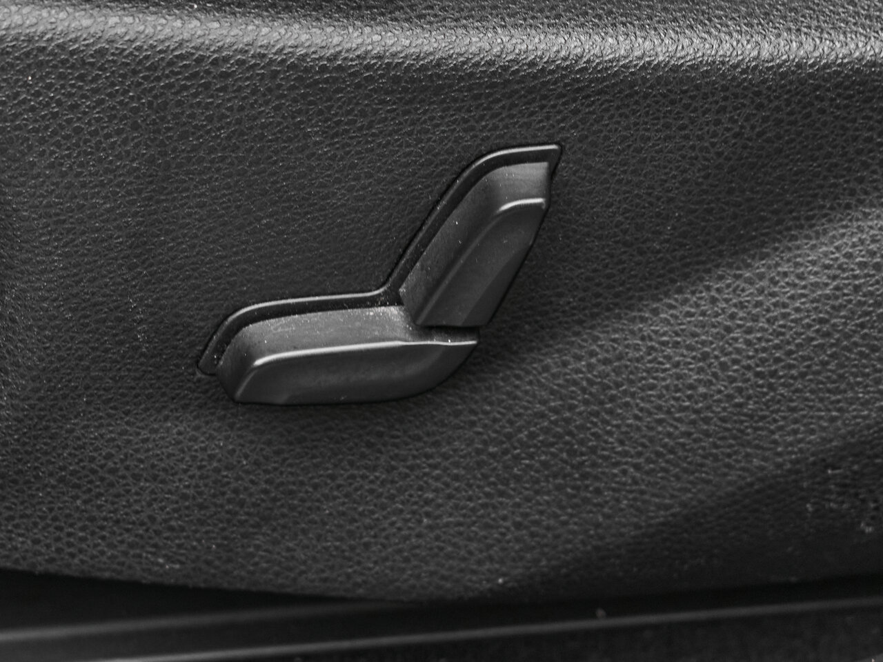 Купить Mercedes-Benz GLK-Класс 300 3.0 AT (231 л.с.) 4WD, 2011 в Екатеренбурге