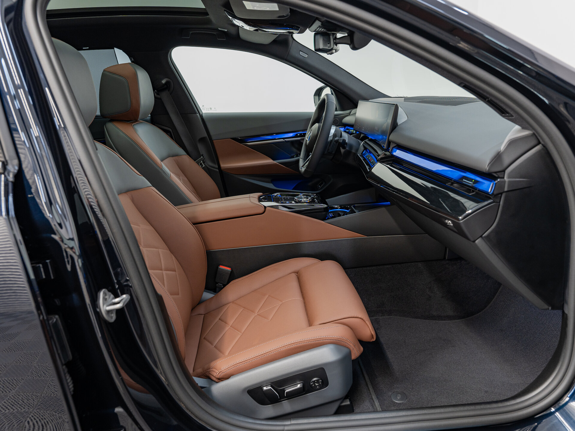 Автомобиль BMW 5 серии 530i xDrive 2.0 AT (258 л.с.) 4WD - 17
