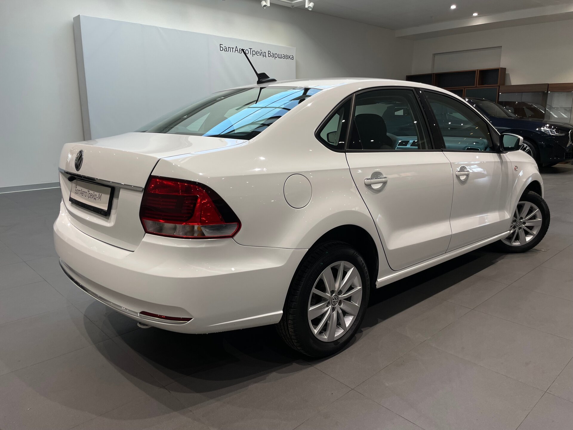 Автомобиль Volkswagen Polo 1.6 AT (110 л.с.) - 6