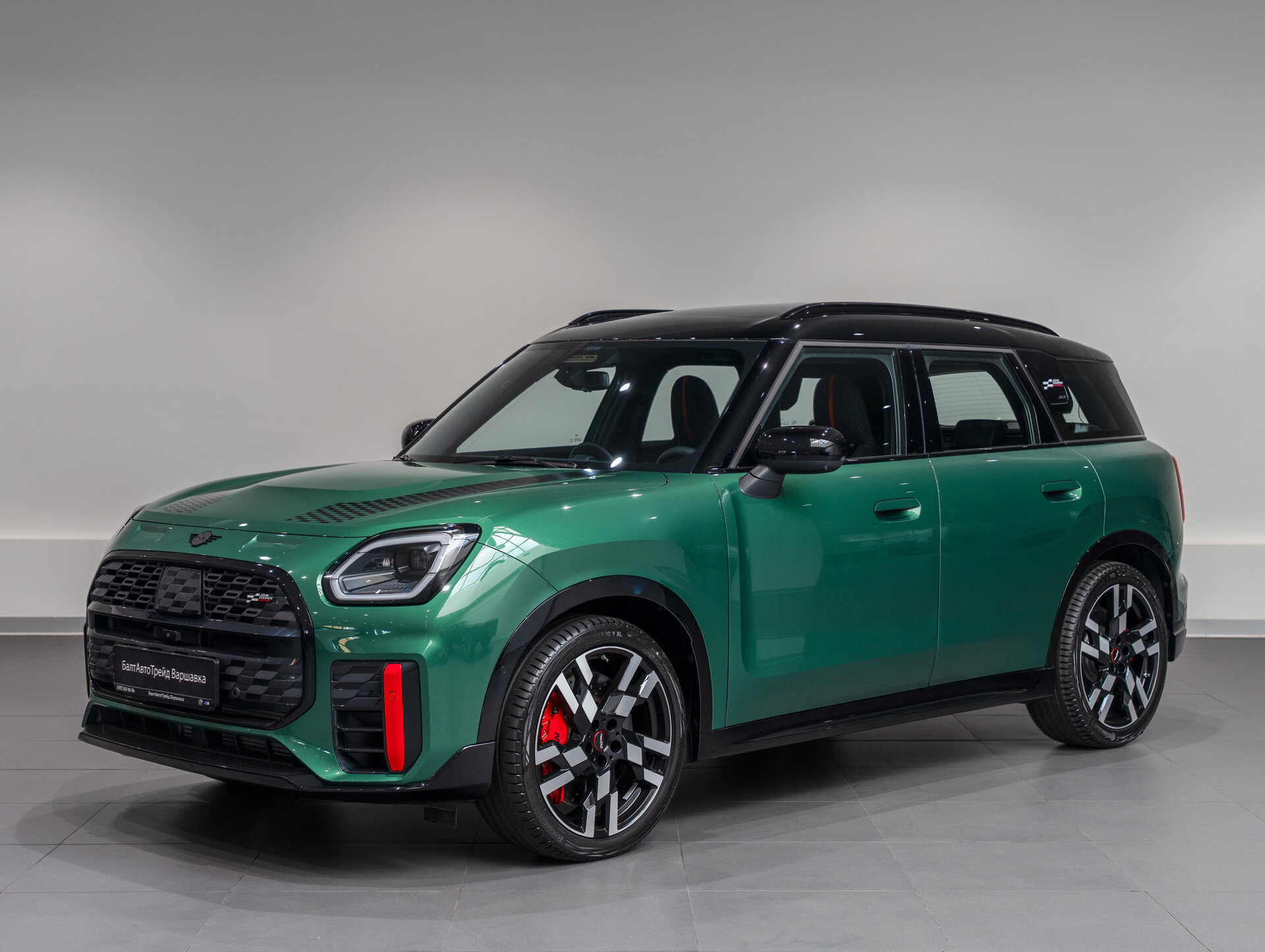 Автомобиль Mini Countryman John Cooper Works 2.0 AMT (300 л.с.) 4WD - 1