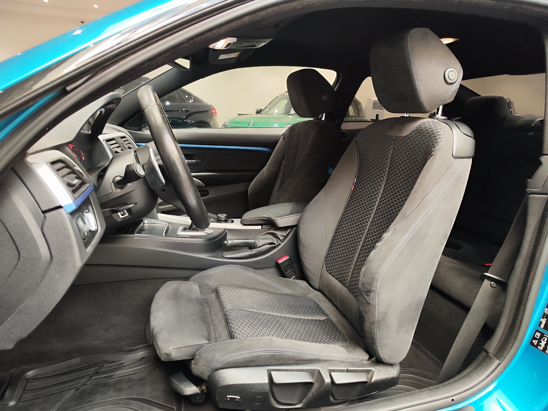 Автомобиль BMW 4 серии 420i xDrive 2.0 AT (184 л.с.) 4WD - 8