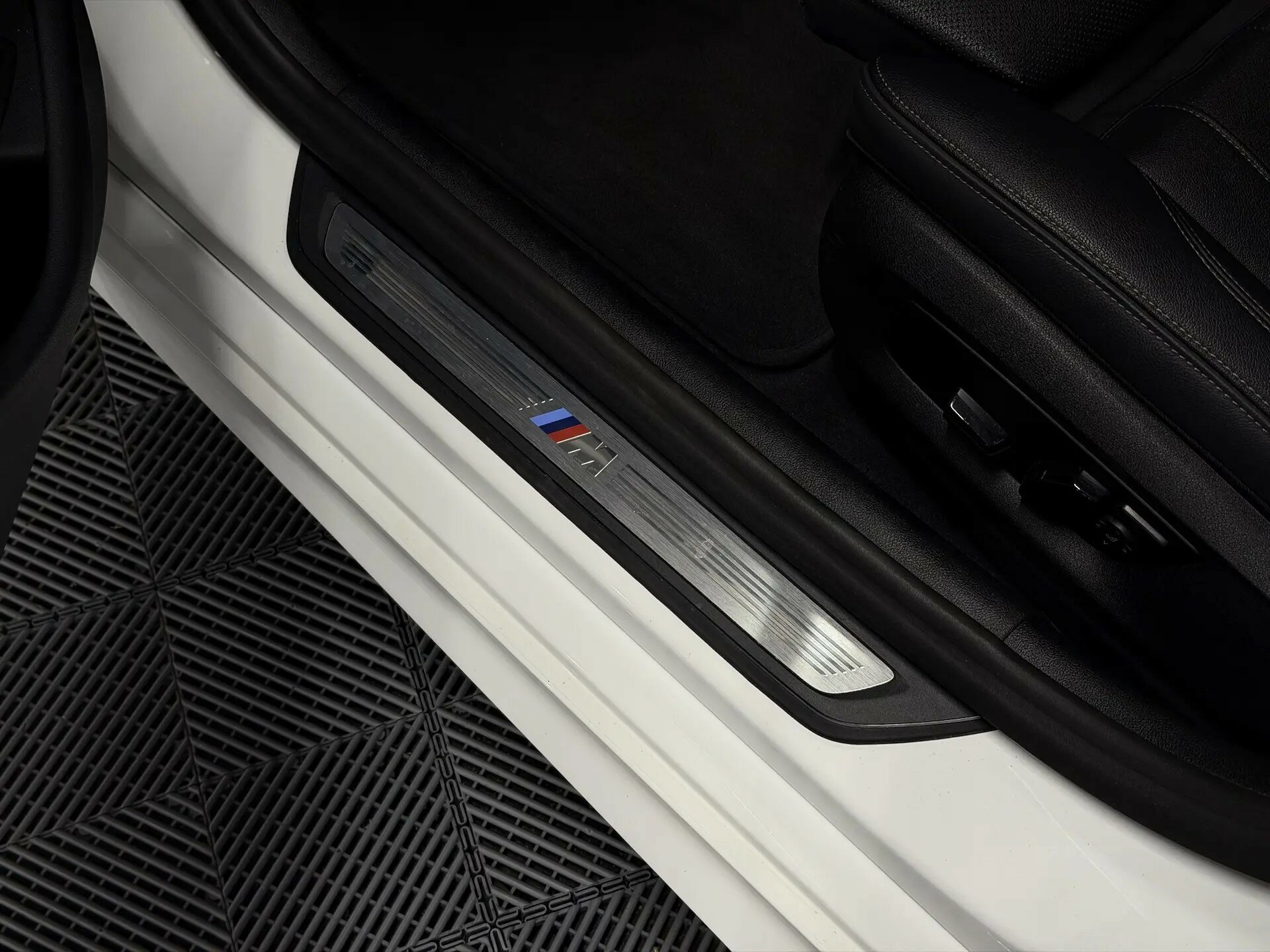 Автомобиль BMW 5 серии 518d 2.0d AT (150 л.с.) - 9