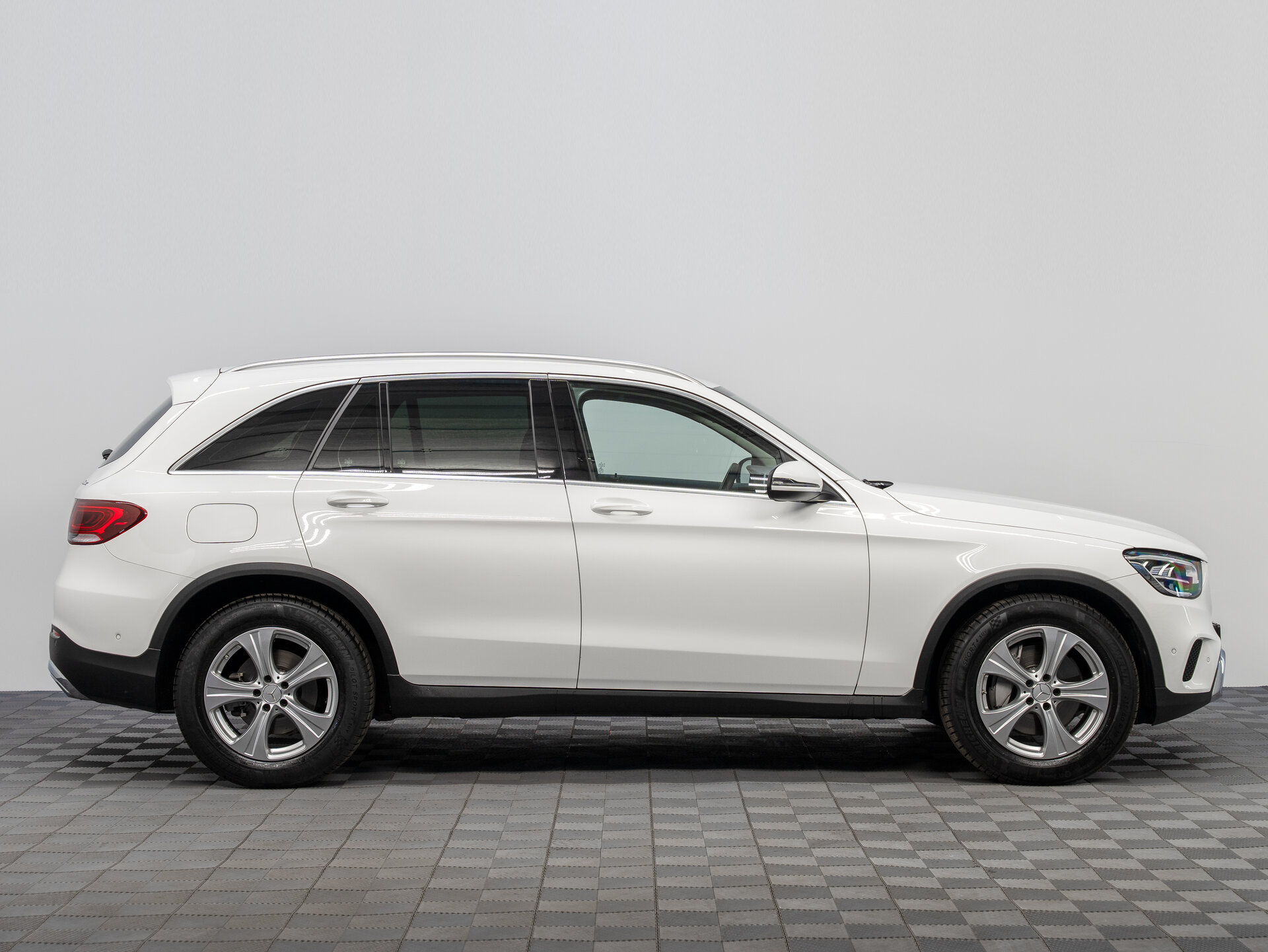 Автомобиль Mercedes-Benz GLC 200 2.0 AT (197 л.с.) 4WD - 7