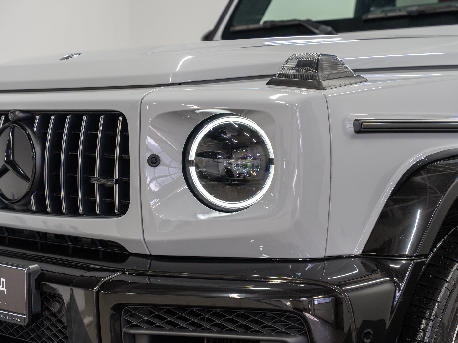 Автомобиль Mercedes-Benz G-Класс AMG 63 AMG 4.0 AT (585 л.с.) 4WD - 2