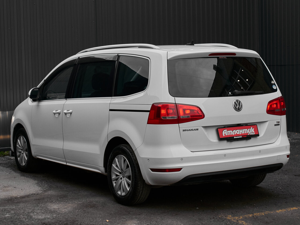 Купить Volkswagen Sharan 1.4 AMT (150 л.с.), 2012 в Екатеренбурге