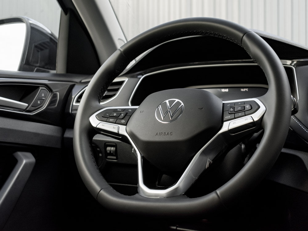 Купить Volkswagen Tharu XR 300 TSI 1.5 AMT (160 л.с.), 2025 в Екатеренбурге