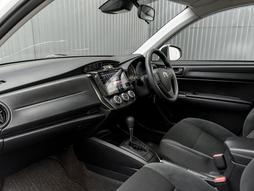 Купить Toyota Corolla Axio 1.5 CVT (103 л.с.) 4WD, 2019 в Екатеренбурге