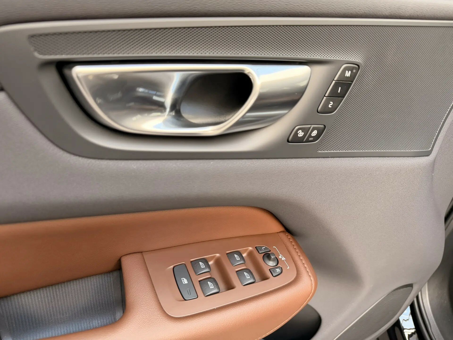 Автомобиль Volvo XC60 2.0 AT (250 л.с.) 4WD - 8