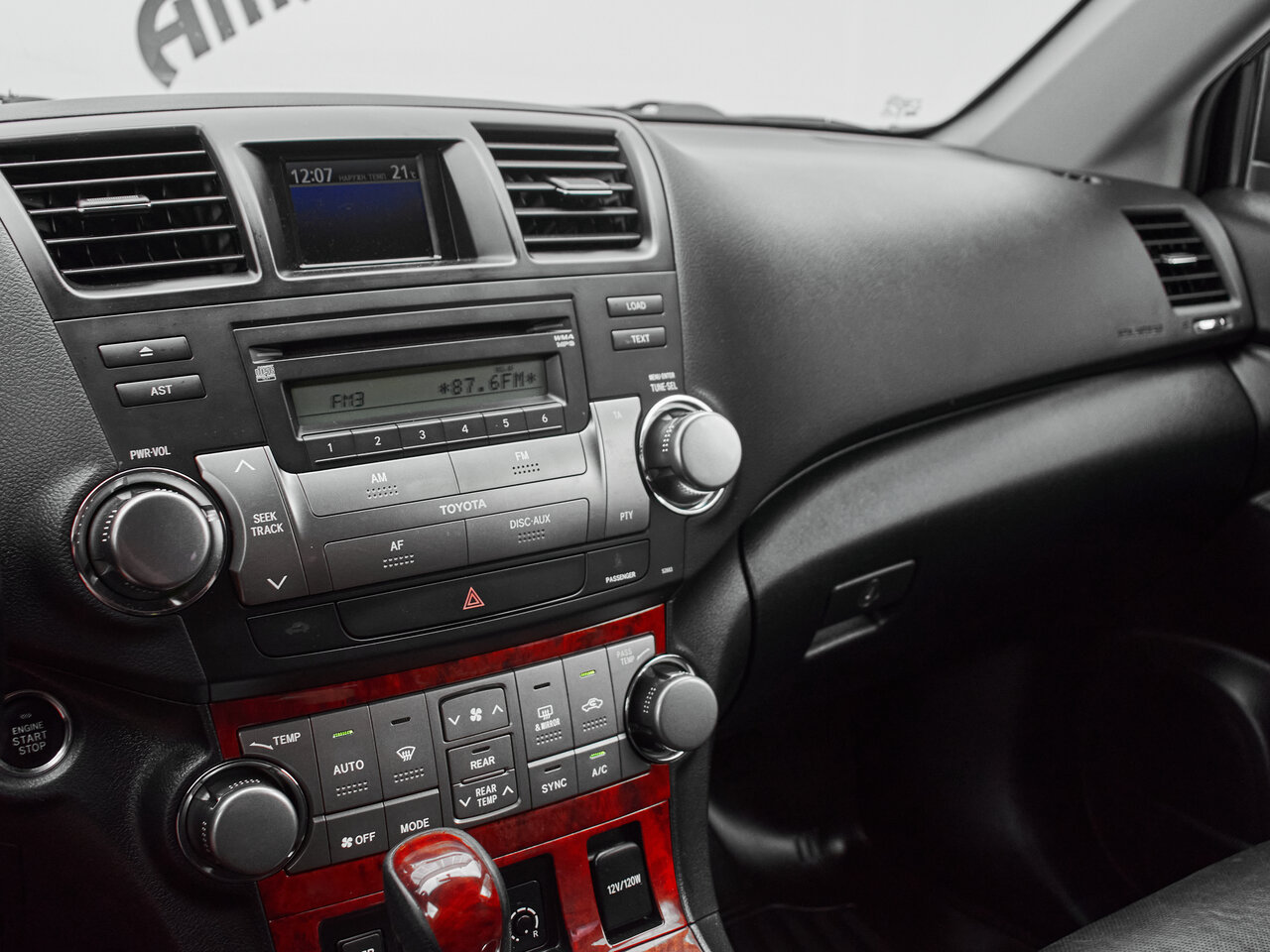 Купить Toyota Highlander 3.5 AT (273 л.с.) 4WD, 2012 в Екатеренбурге