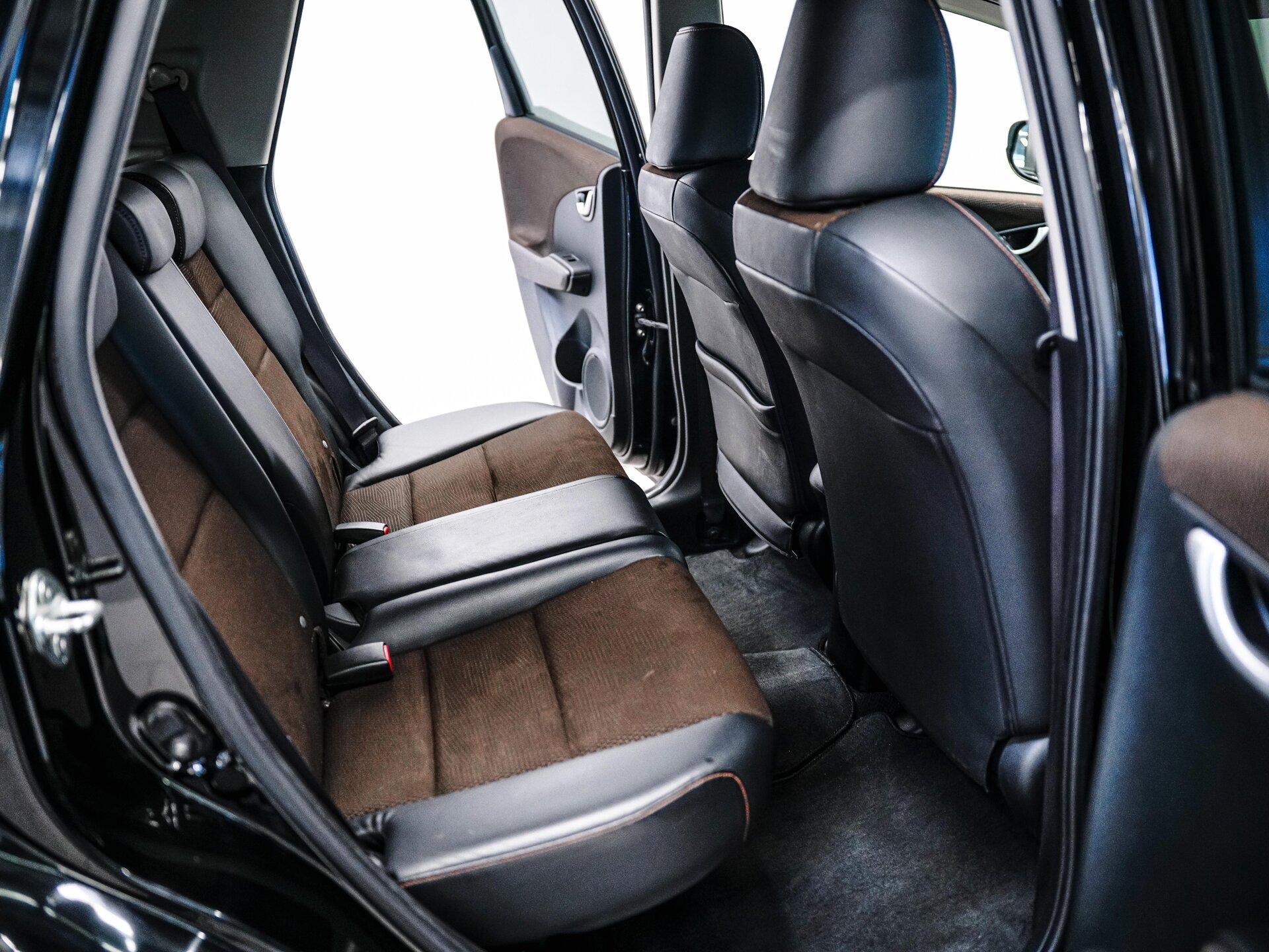 Honda Fit Shuttle 2012 24