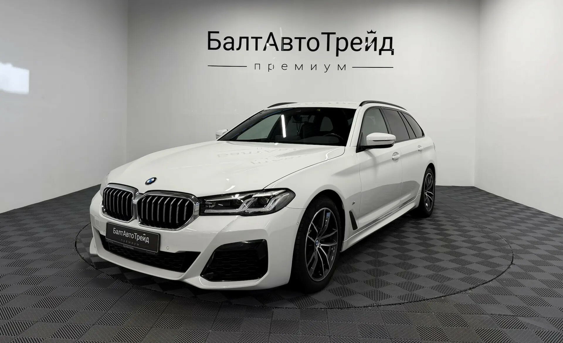 Автомобиль BMW 5 серии 518d 2.0d AT (150 л.с.) - 1