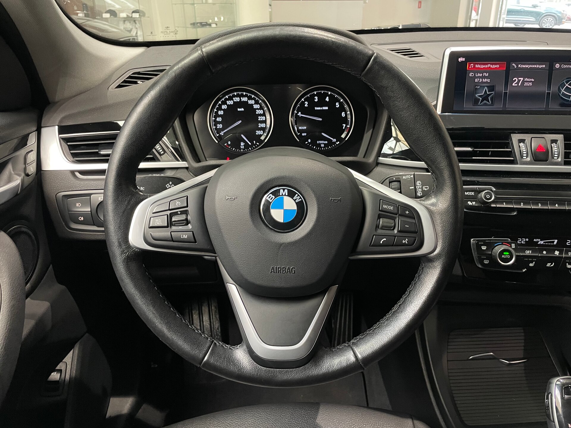 Автомобиль BMW X1 18i sDrive 1.5 AMT (140 л.с.) - 16