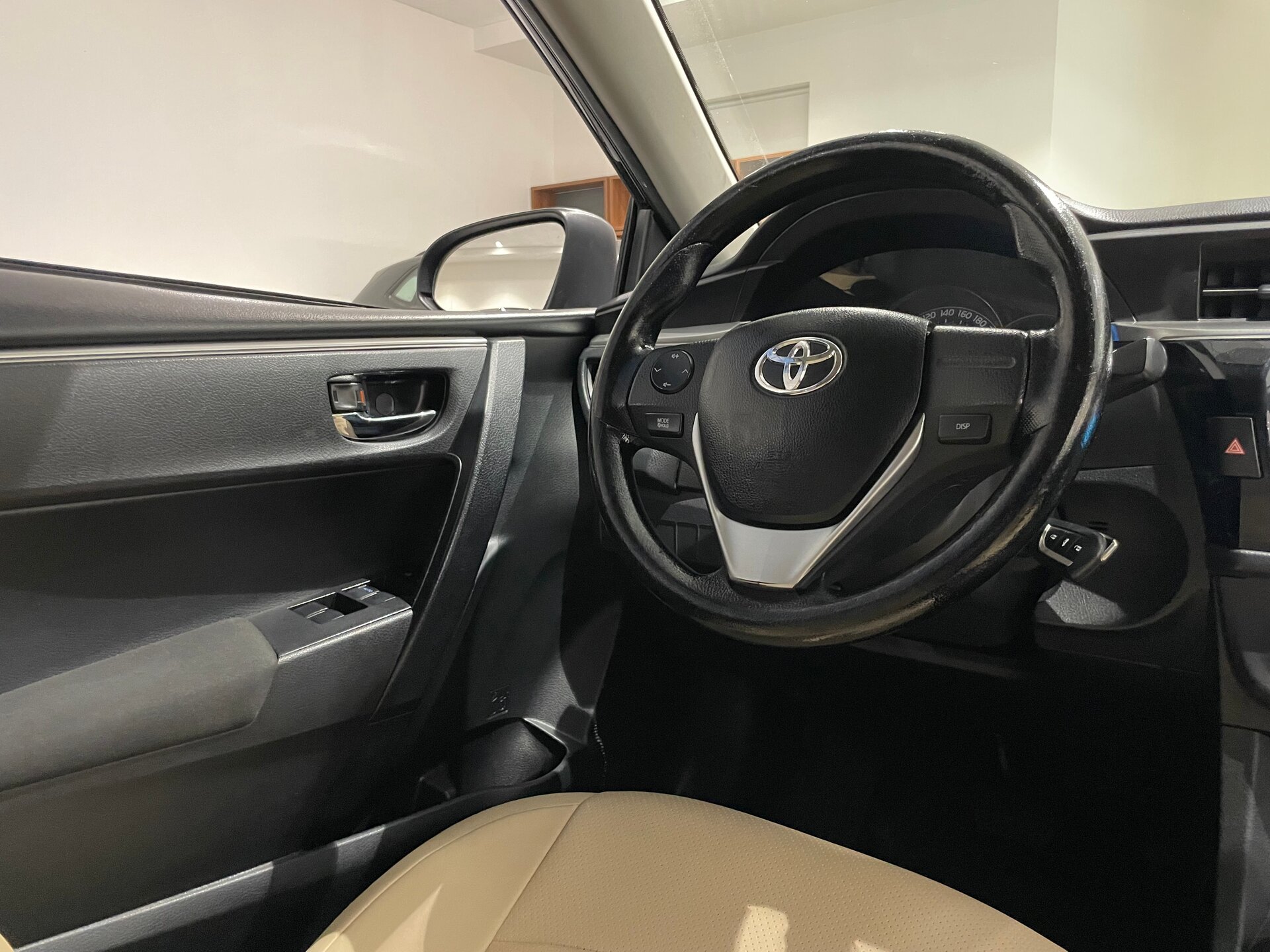 Автомобиль Toyota Corolla 1.6 CVT (122 л.с.) - 16