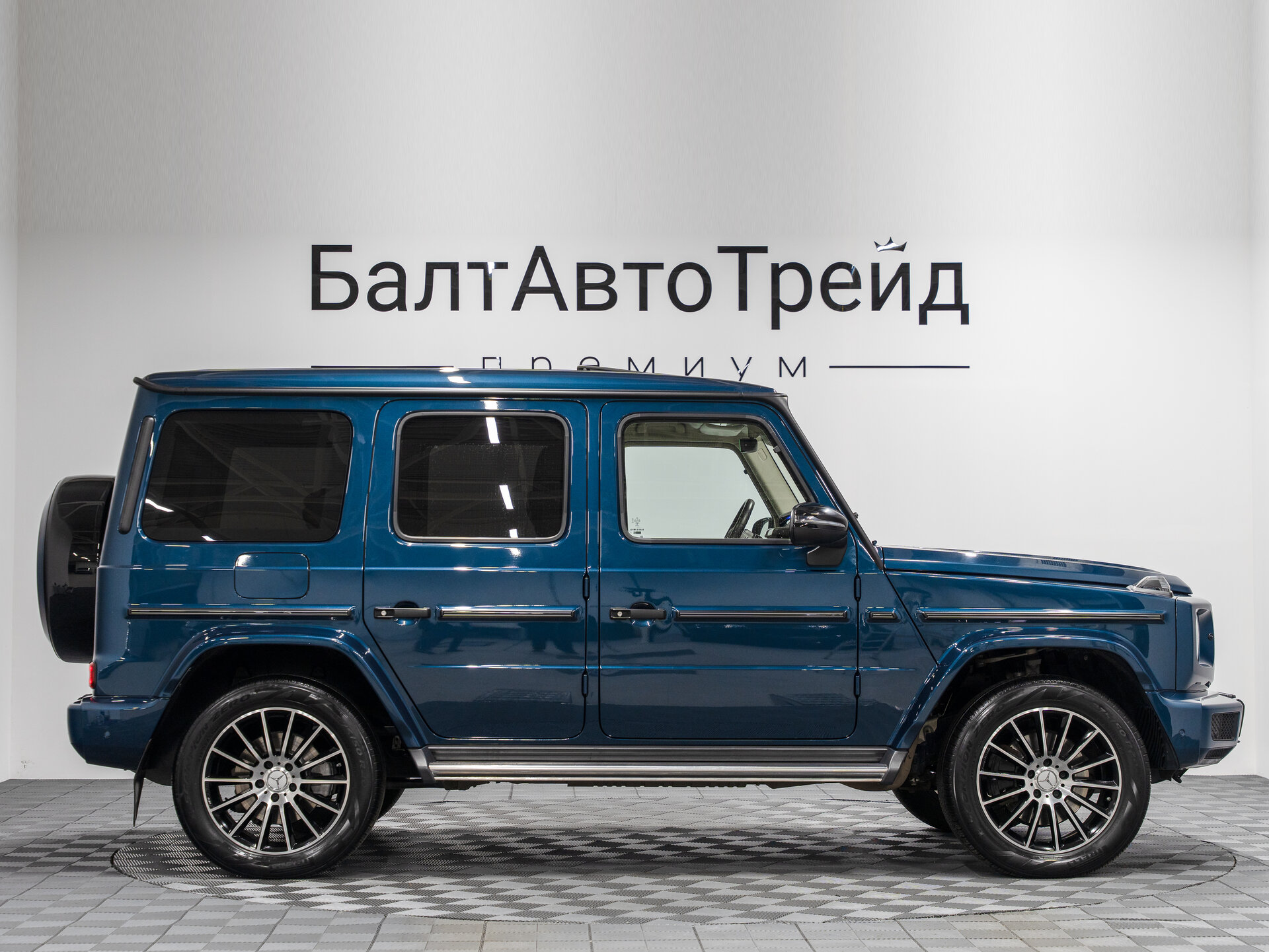 Автомобиль Mercedes-Benz G-Класс 350 d 2.9d AT (249 л.с.) 4WD - 6