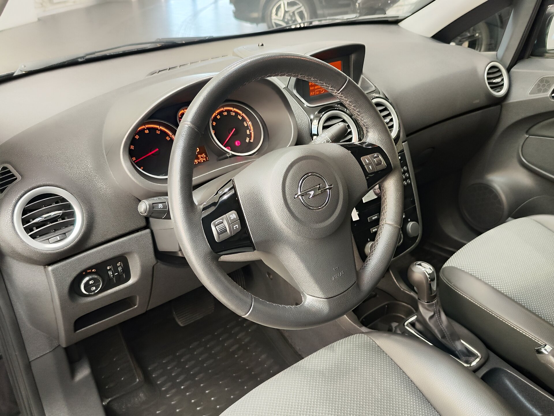 Автомобиль Opel Corsa 1.4 AT (100 л.с.) - 7