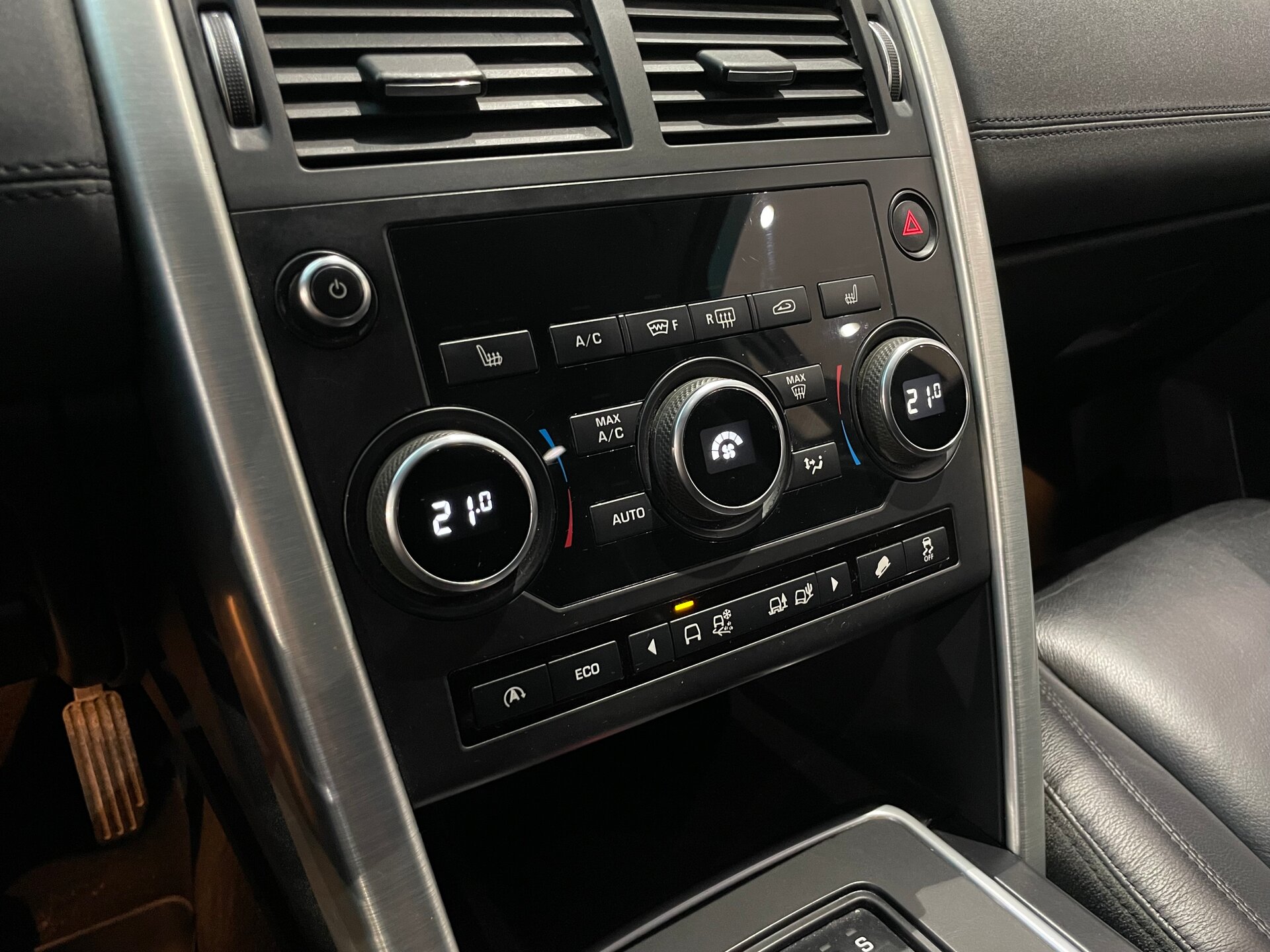 Автомобиль Land Rover Discovery Sport 2.0d AT (150 л.с.) 4WD - 18