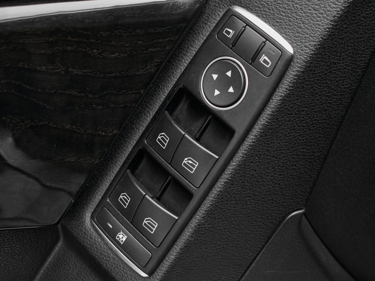 Купить Mercedes-Benz GLK-Класс 300 3.0 AT (231 л.с.) 4WD, 2011 в Екатеренбурге